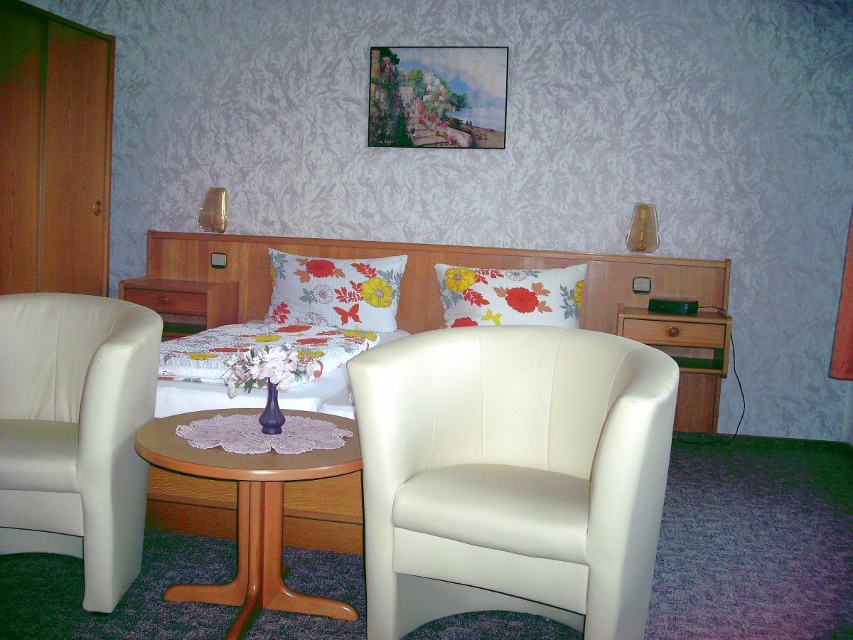 באד גרונד Hotel Pension Am Kurmittelhaus מראה חיצוני תמונה