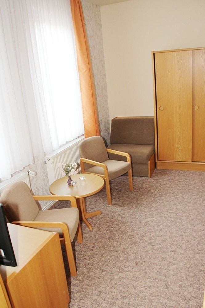 באד גרונד Hotel Pension Am Kurmittelhaus מראה חיצוני תמונה