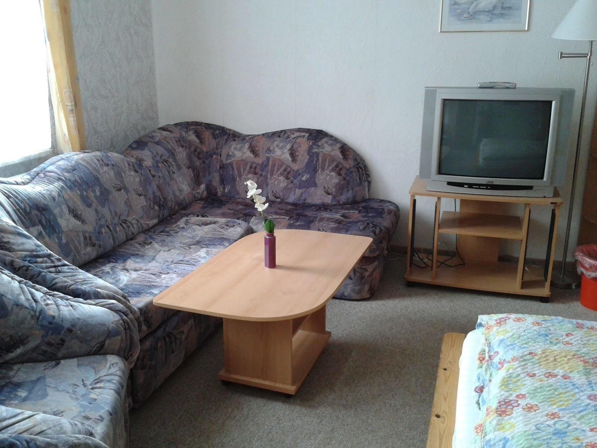 באד גרונד Hotel Pension Am Kurmittelhaus מראה חיצוני תמונה