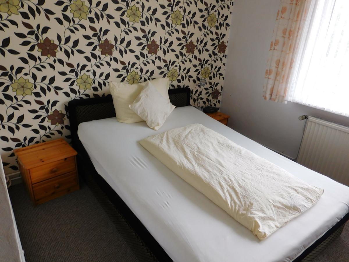 באד גרונד Hotel Pension Am Kurmittelhaus מראה חיצוני תמונה