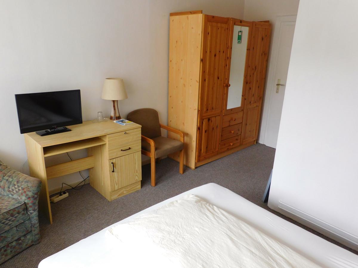 באד גרונד Hotel Pension Am Kurmittelhaus מראה חיצוני תמונה
