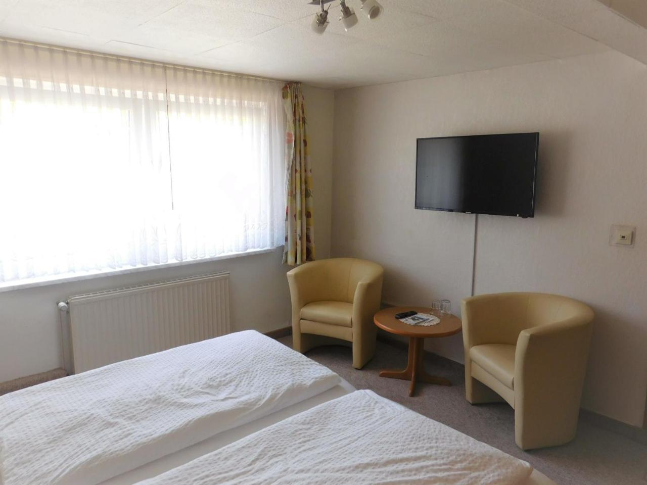 באד גרונד Hotel Pension Am Kurmittelhaus מראה חיצוני תמונה